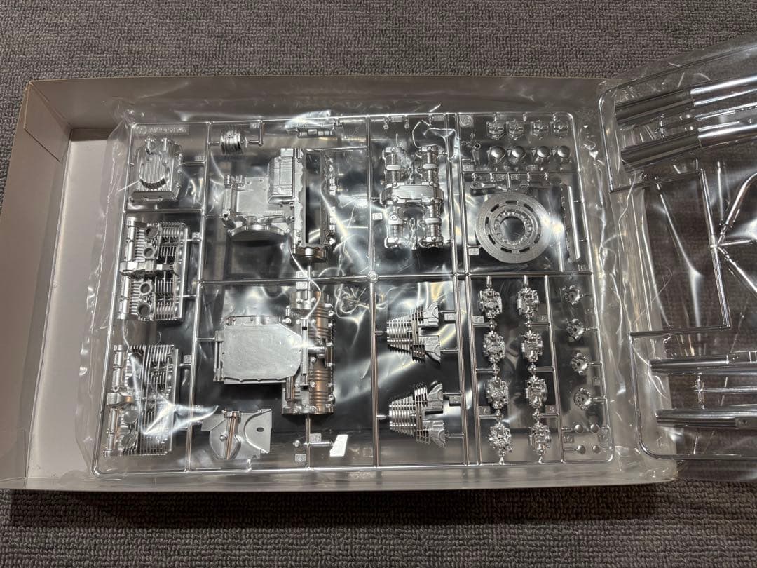 タミヤ　1/6 CB750F MOTORCYCLE ENGINE