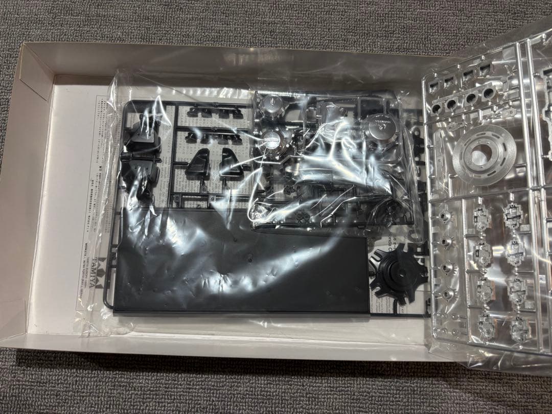 タミヤ　1/6 CB750F MOTORCYCLE ENGINE