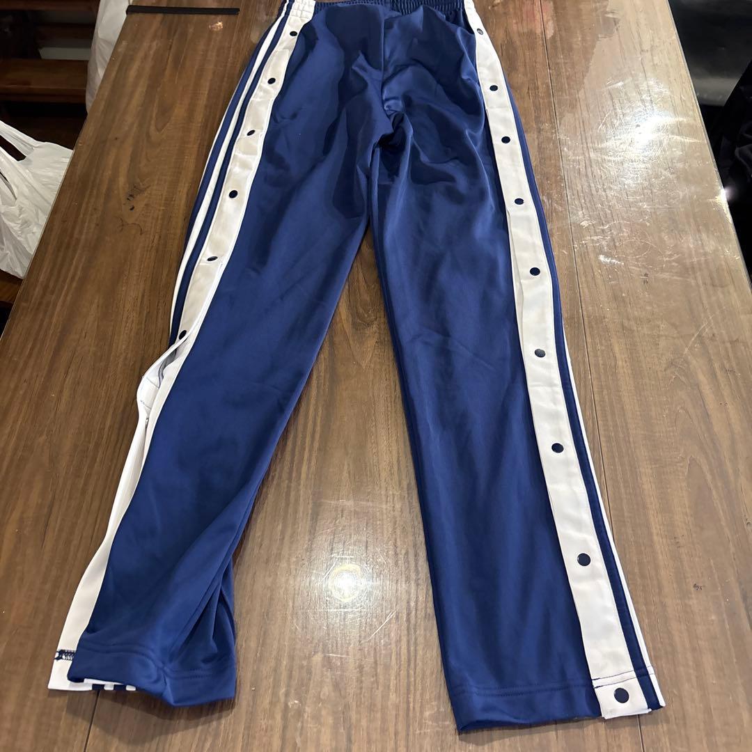 adidas トリプルストライプ ジャージパンツ　値下げしました