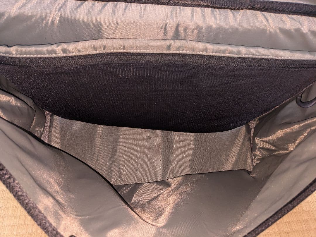 ブロンプトン　メッセンジャーバッグ