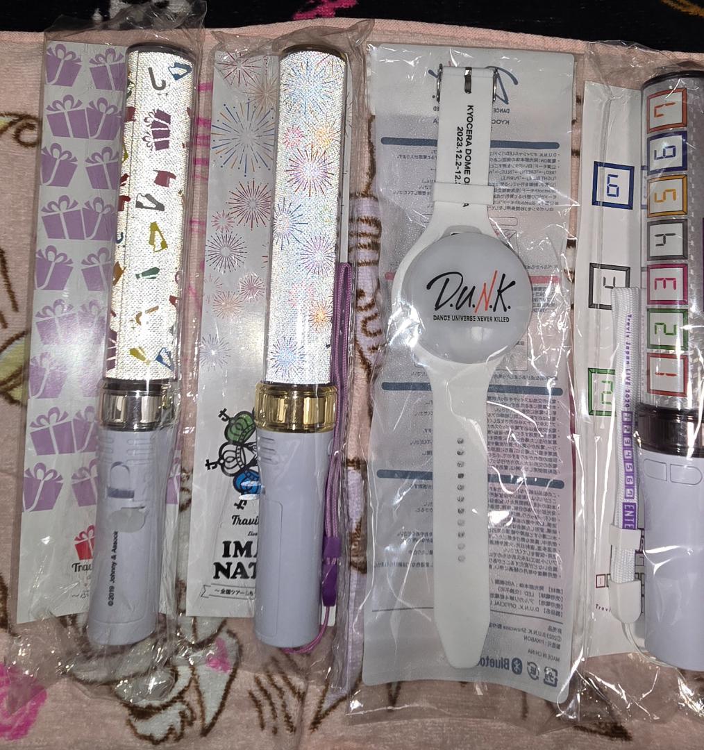 Travis Japan ペンライト