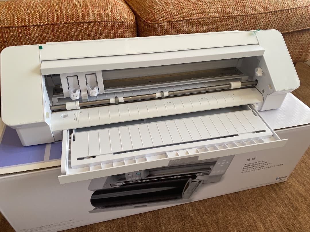 CAMEO4 PLUS カッティングマシン 箱付き