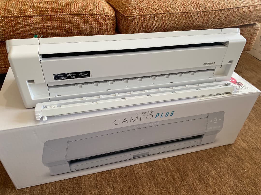 CAMEO4 PLUS カッティングマシン 箱付き