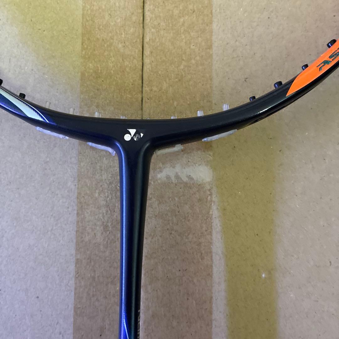 アストロクス100zz バドミントンラケット ネイビー　3ug5