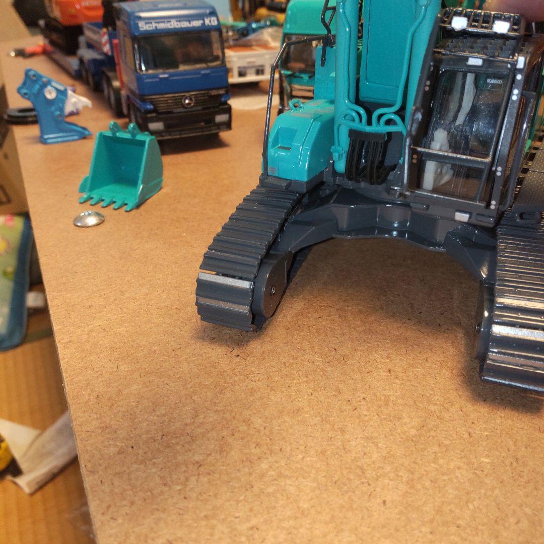 コベルコ建機　SK850LC　開閉式キャビンガードセット　1/50