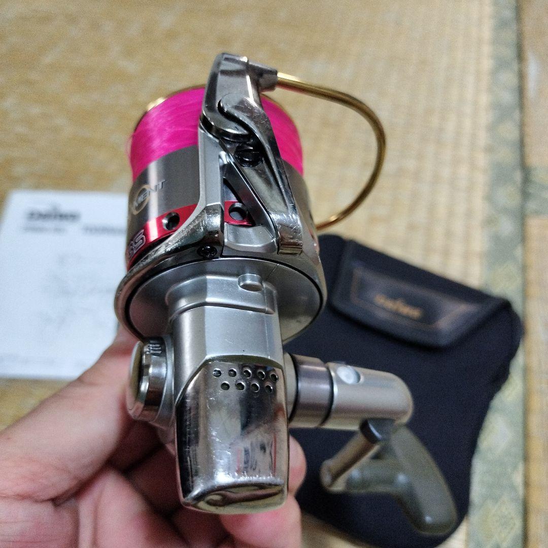 DaiwaトーナメントISOZ-3000LB　替えスプール2個・ケース付き