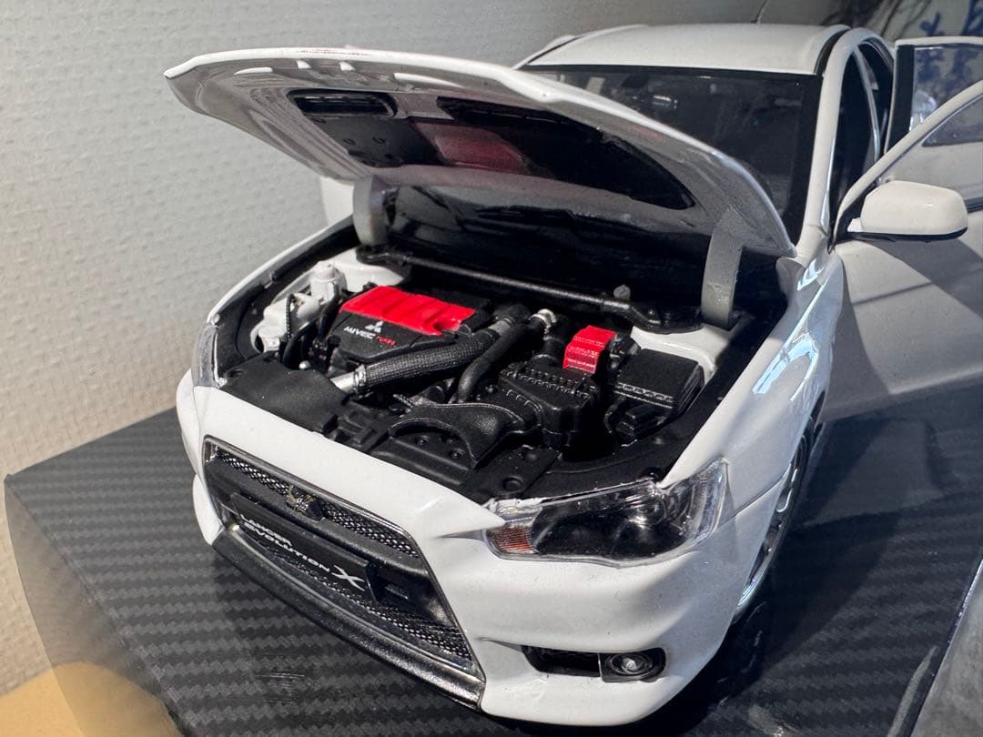 ランエボX 1/18スケール ホワイト