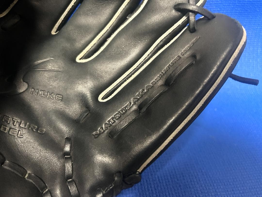 【24時間以内/匿名配送】美品 ナイキ 松坂大輔モデル 一般軟式 投手用 右投げ