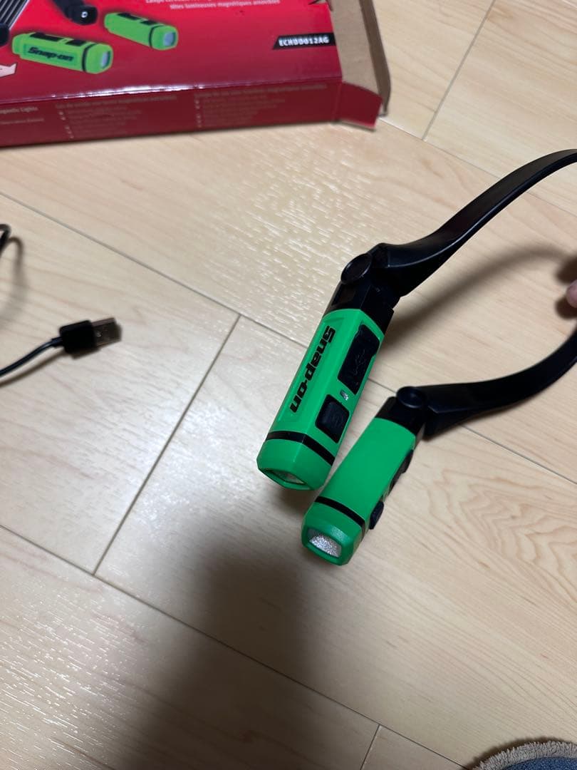 Snap-on ネックライト