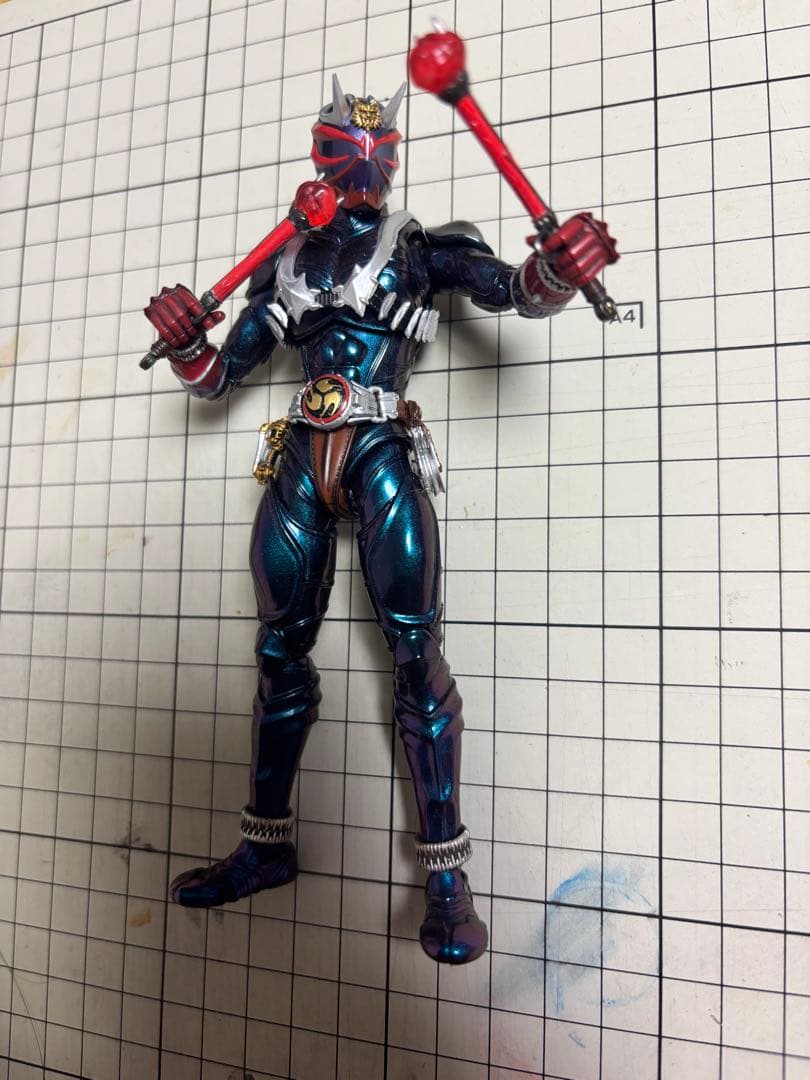 【リペイント品】フィギュアーツ真骨彫製法　仮面ライダー響鬼　マジョーラ塗装