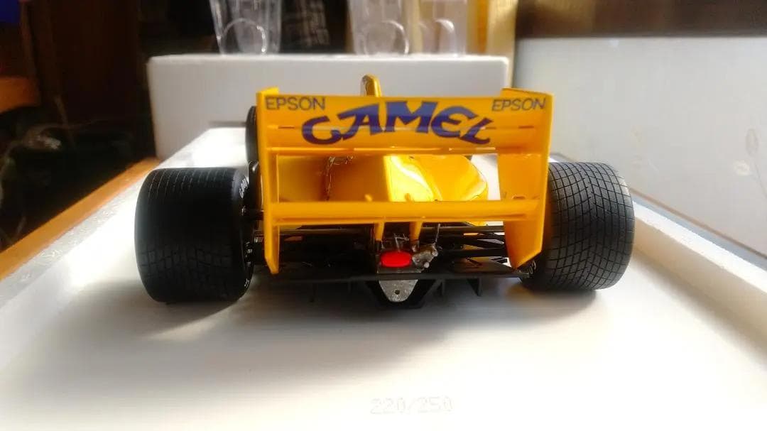 スパーク製　1/18 ロータス・ジャッド101　【新品】