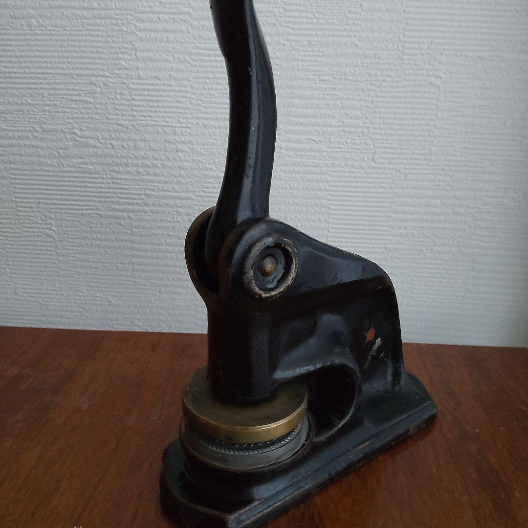 アメリカ ヴィンテージ エンボッサー スタンプ 05076