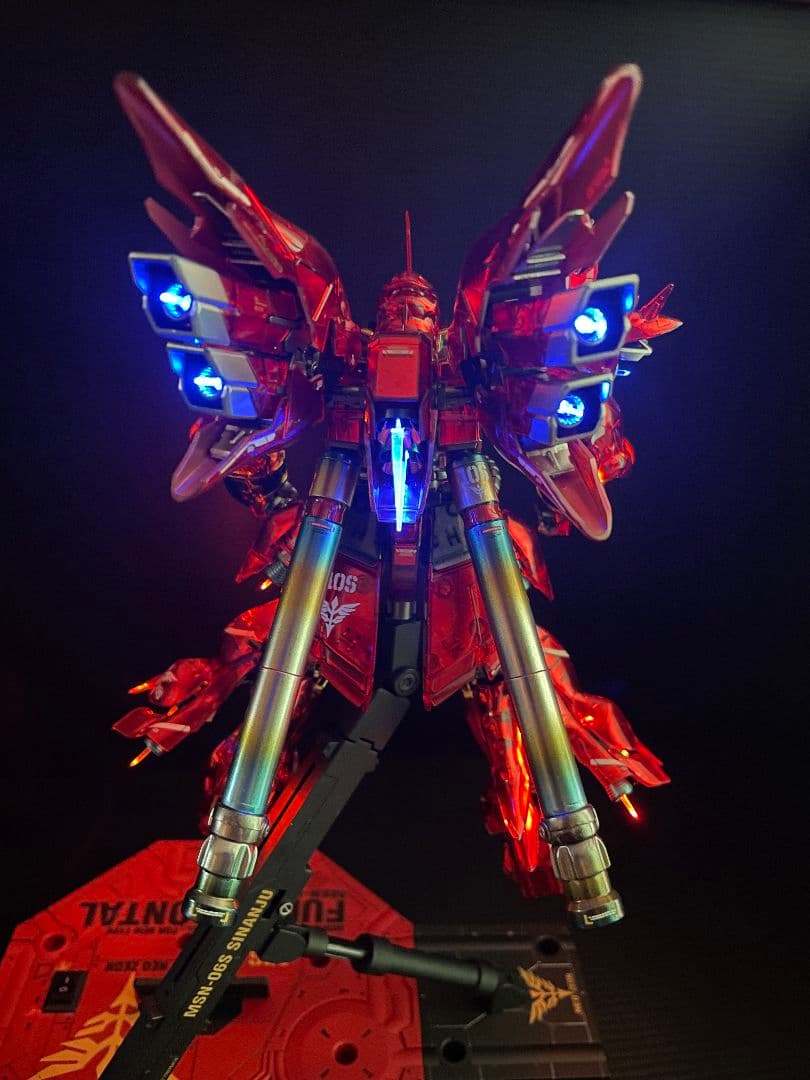 ま*お様 ガンプラRGシナンジュクリアカラーメカニカルコアメッキ調LED発光全塗