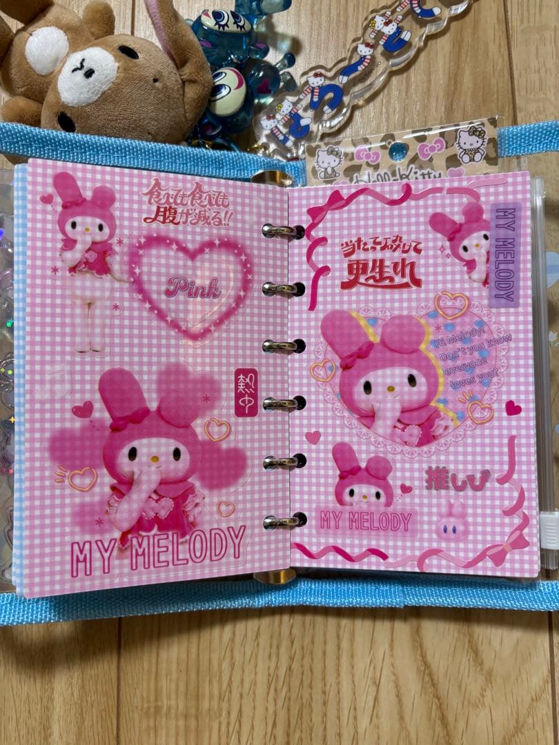 シール帳完成品　サンリオ　ボンドロ リラックマ ディズニー たまごっち