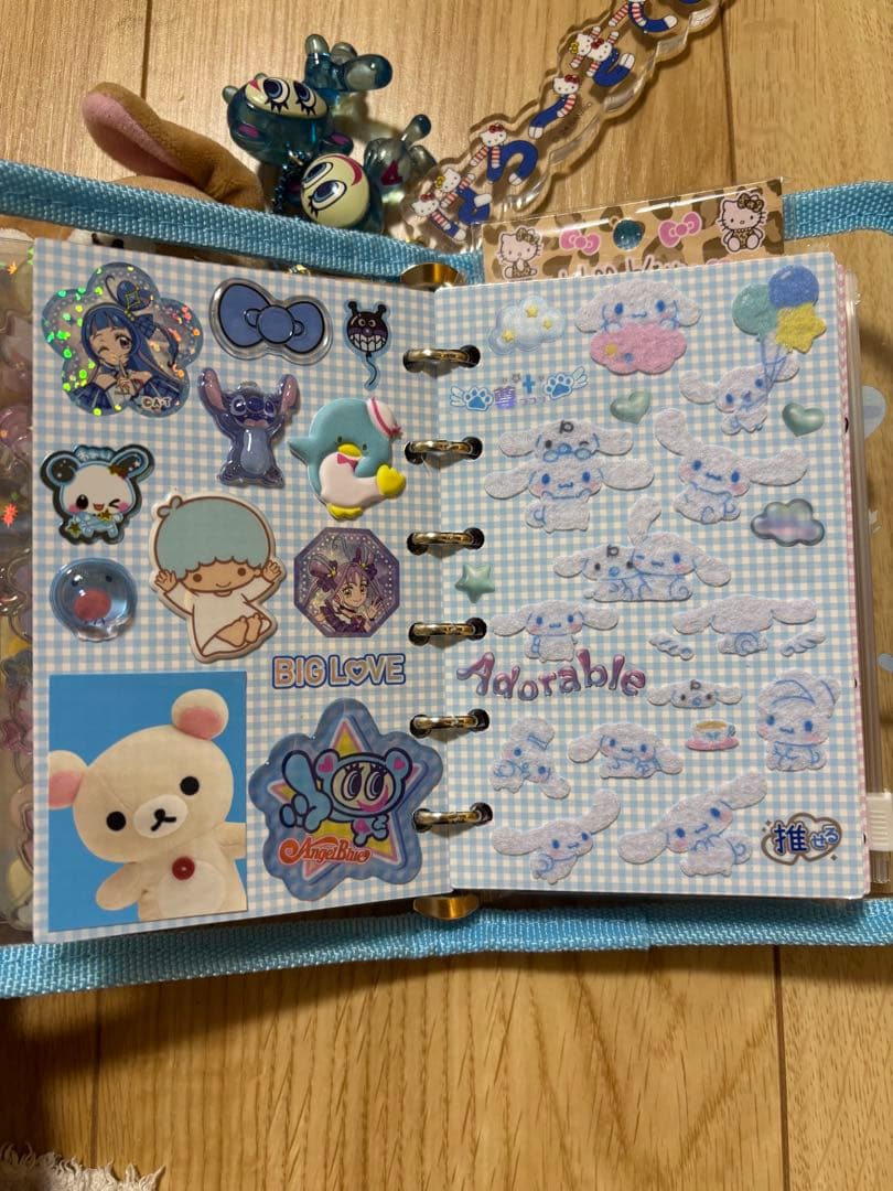 シール帳完成品　サンリオ　ボンドロ リラックマ ディズニー たまごっち