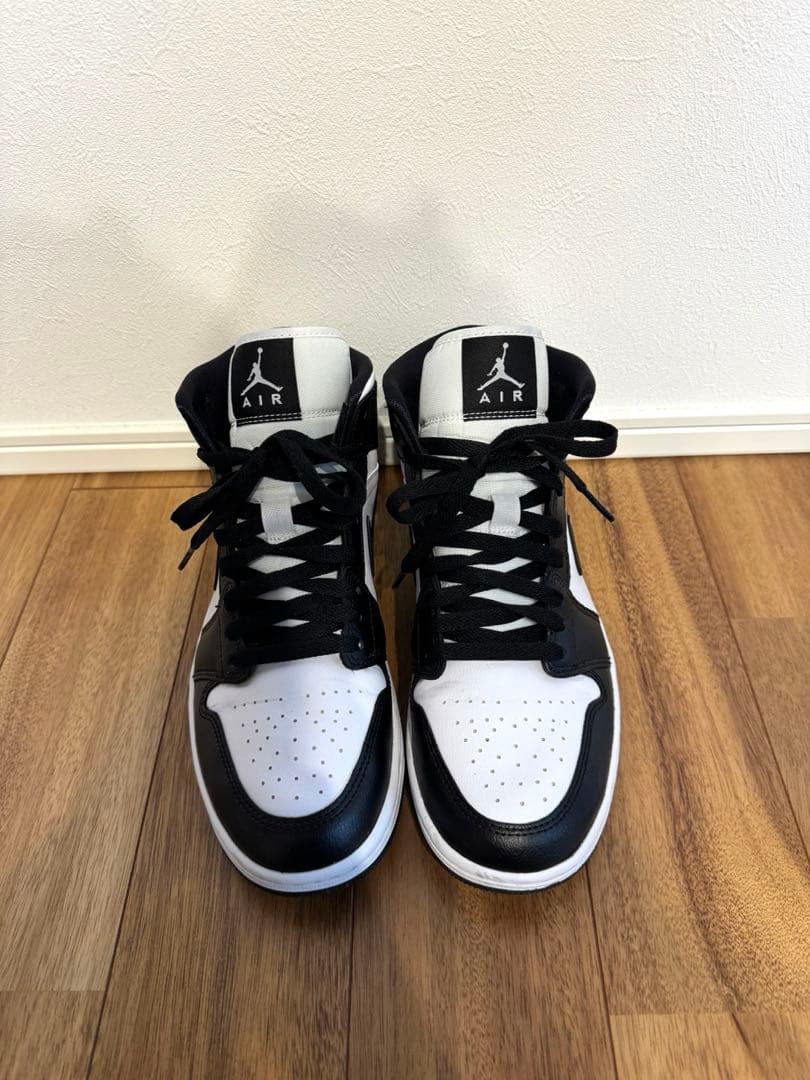 Nikeエア ジョーダン 1 MID 26.5 箱あり　白黒