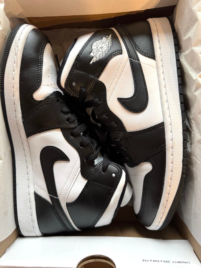 Nikeエア ジョーダン 1 MID 26.5 箱あり　白黒