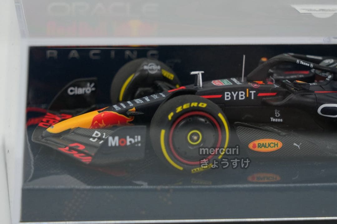 ミニチャンプス 1:43 レッドブル RB18 モナコGP セルジオ ペレス