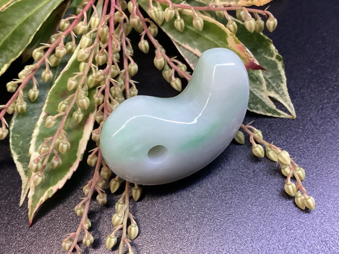 ✳ premiumシリーズ　一流の勾玉　味身色合い良好　糸魚川翡翠*格上の勾玉‼️