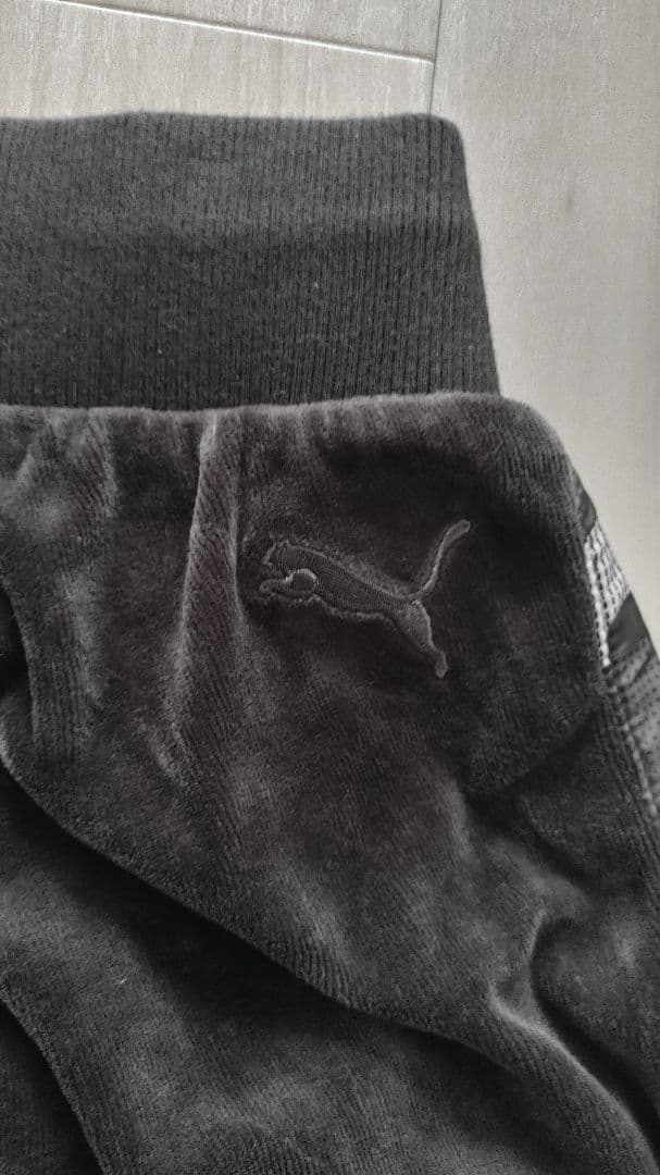 【希少】PUMA ジャージ 上下 セットアップ ベロア素材 迷彩カモ線 ロゴ刺繍