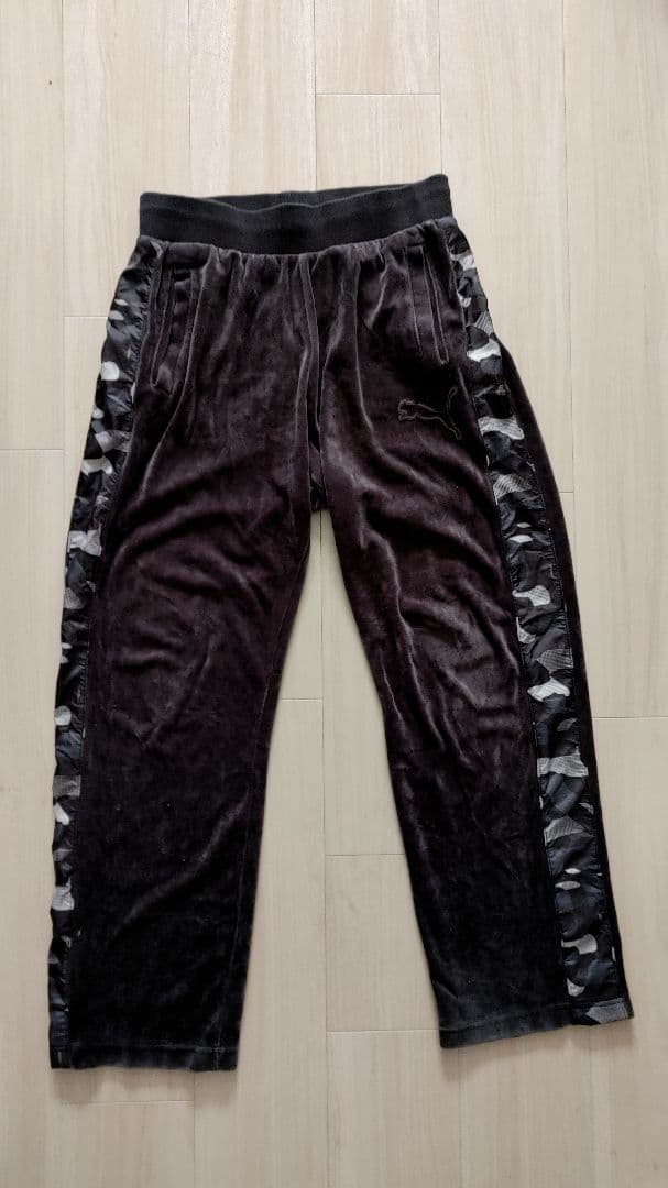 【希少】PUMA ジャージ 上下 セットアップ ベロア素材 迷彩カモ線 ロゴ刺繍