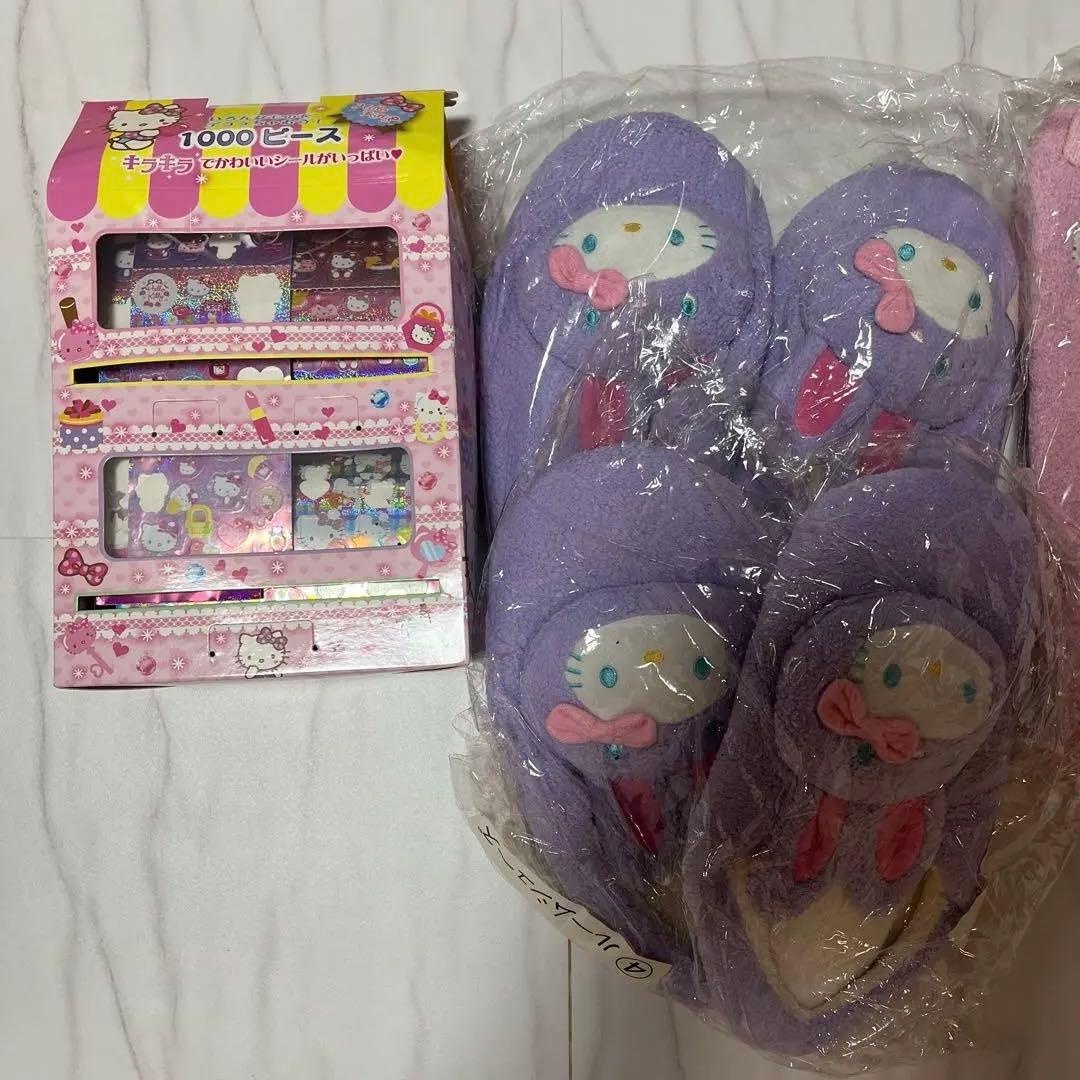 ハローキティ新品　ご当地キーホルダー　ぬいぐるみ　シール　プラモデル　限定 レア