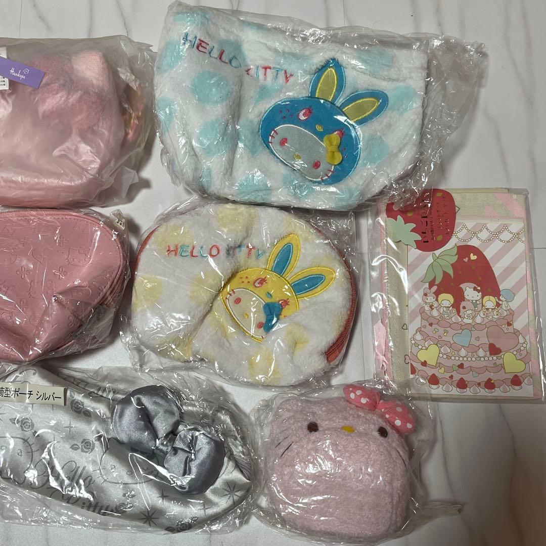 ハローキティ新品　ご当地キーホルダー　ぬいぐるみ　シール　プラモデル　限定 レア