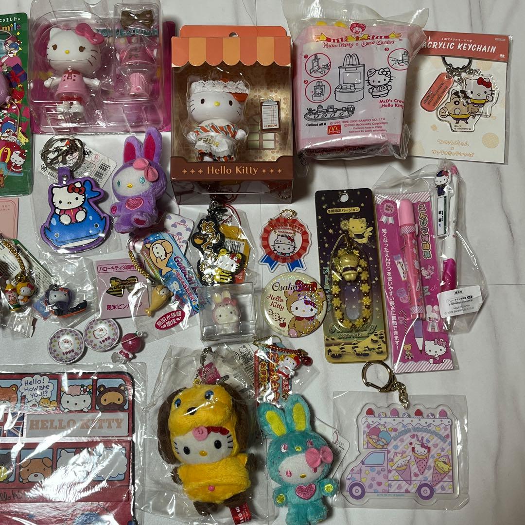 ハローキティ新品　ご当地キーホルダー　ぬいぐるみ　シール　プラモデル　限定 レア