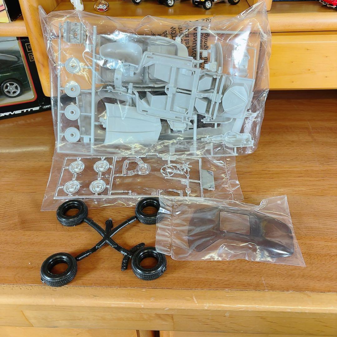 '82 Corvette コレクター 1:24 Revell レーベル