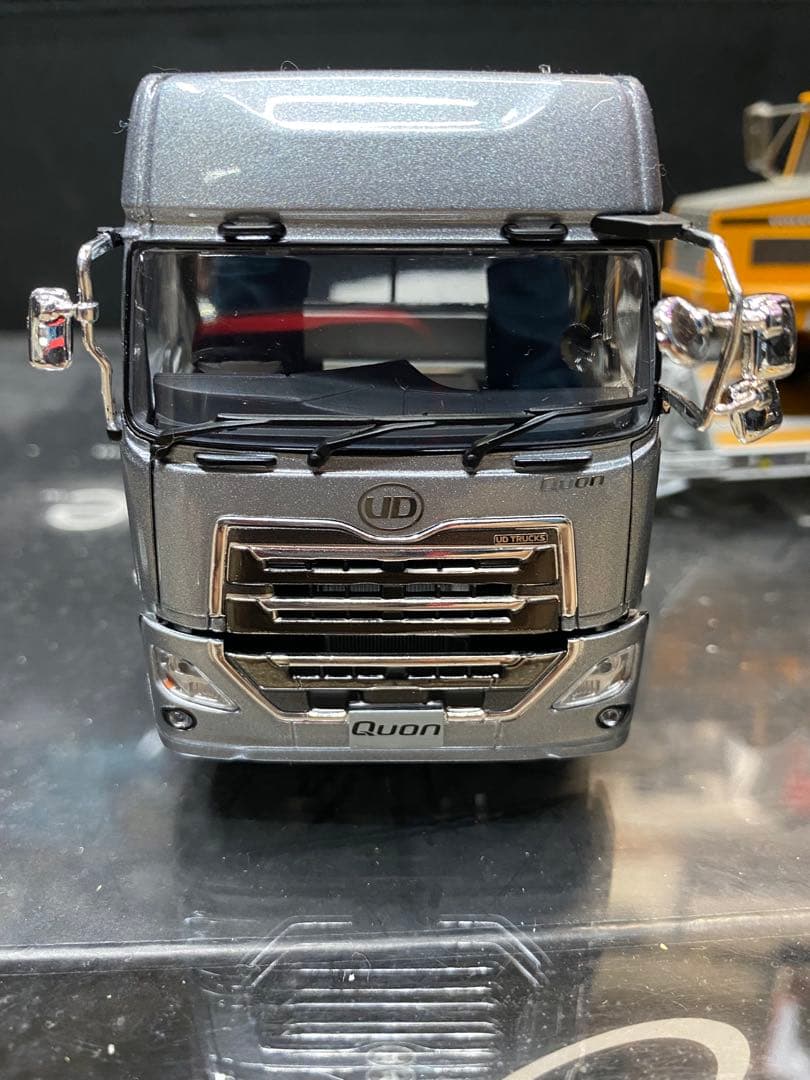 京商 1/43 UDクオン 低床トレーラー ボルボアキュレートダンプセット