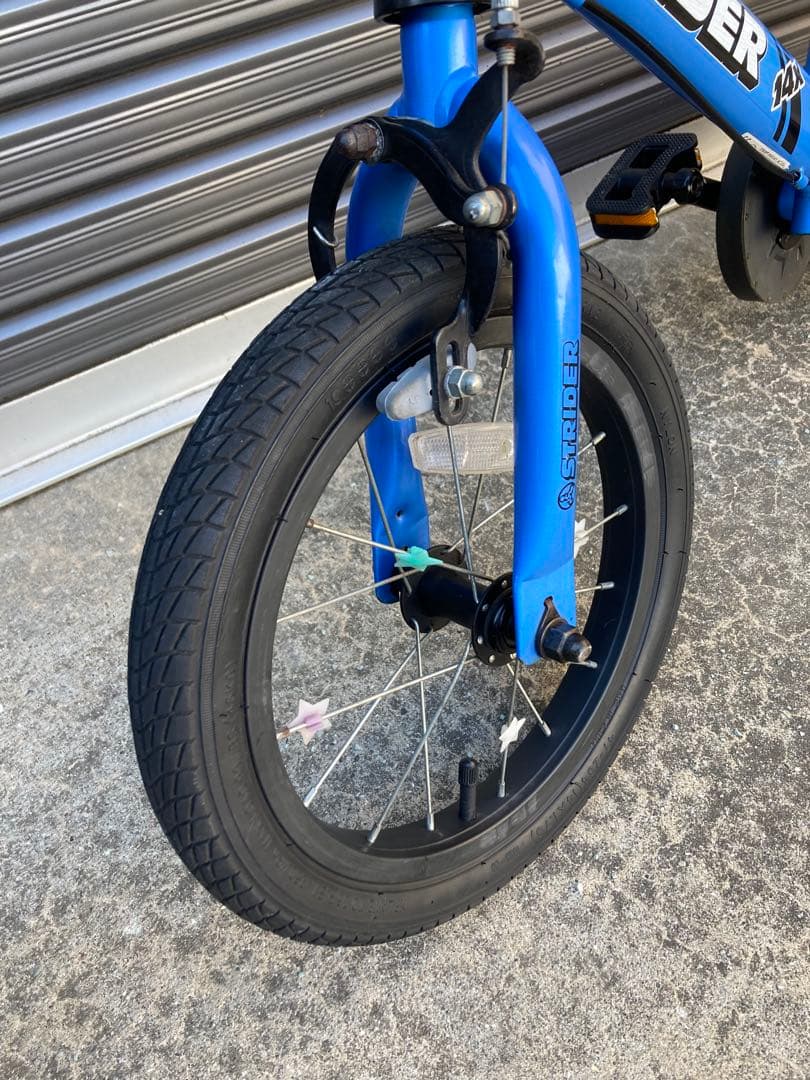送料込み　STRIDER 14インチ キッズバイク 青　ストライダー14X 水色
