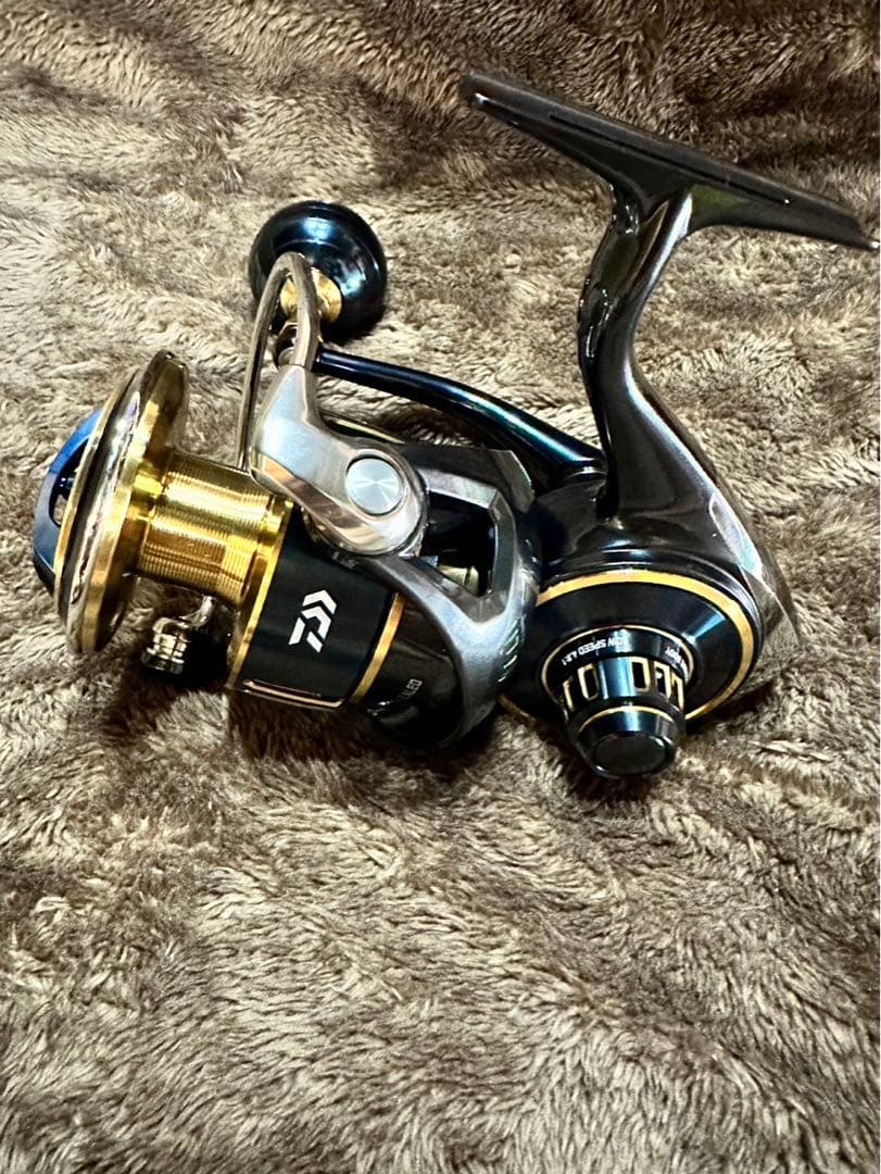 25 ソルティガ　10000-P スピニングリール