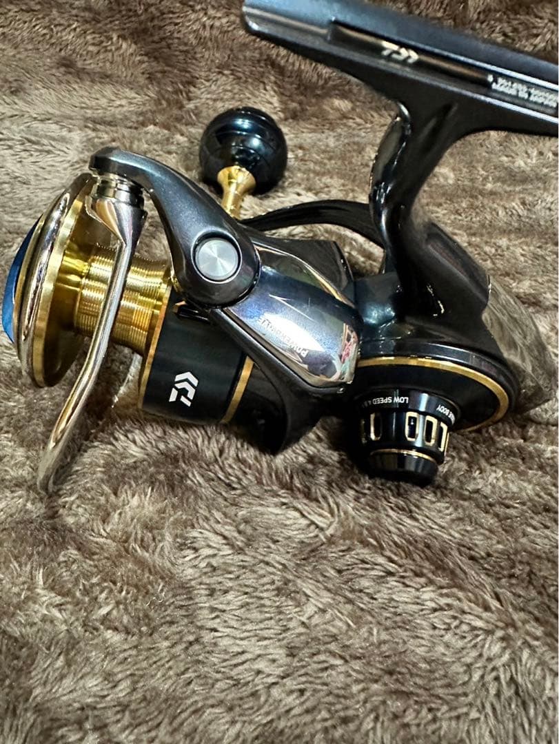 25 ソルティガ　10000-P スピニングリール