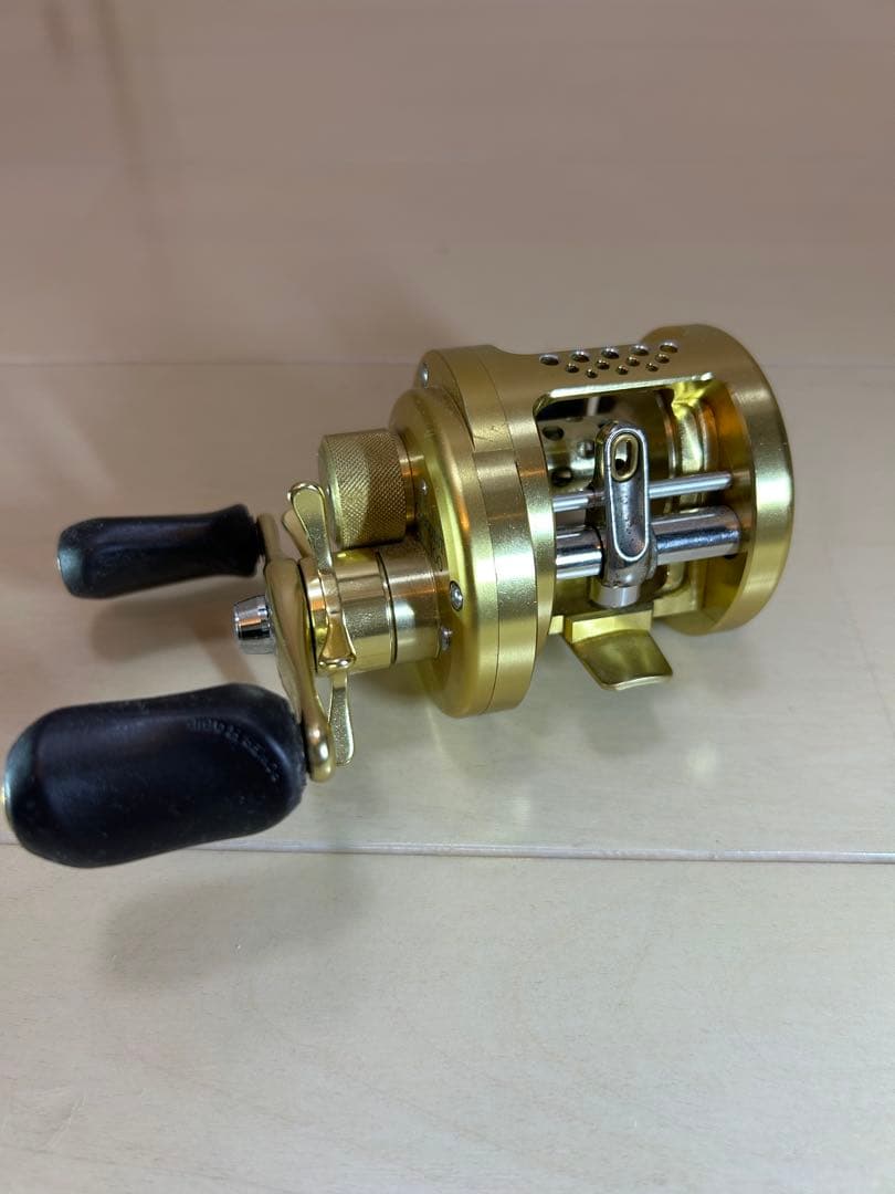 シマノ　カルカッタコンクエスト　100