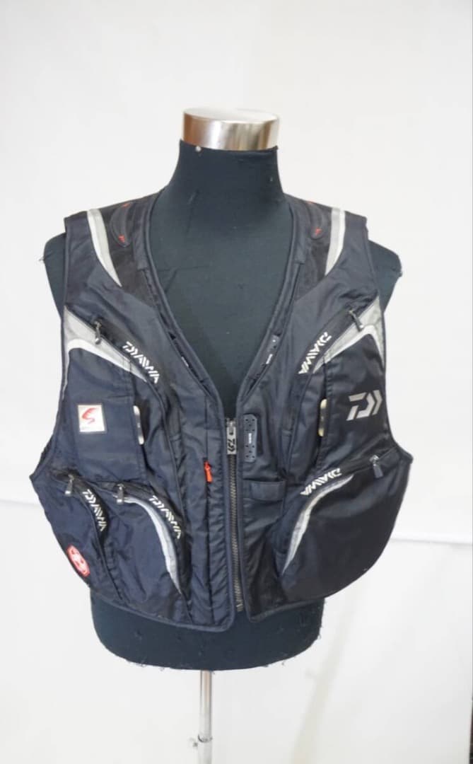 ♪ダイワ★スペシャルショートフラットベスト DV-1000/KING