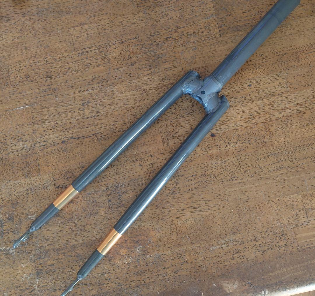 TYRANT LEGACY フロントフォーク