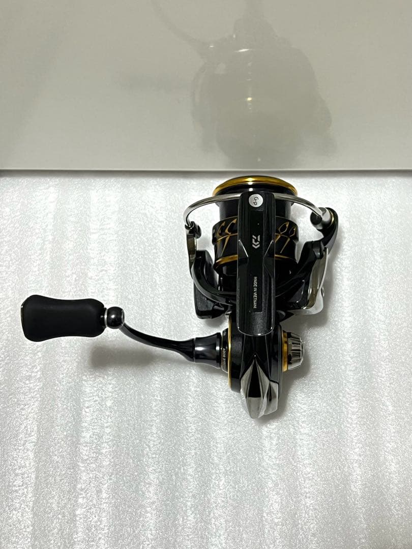 美品　DAIWA 21カルディア LT2000S