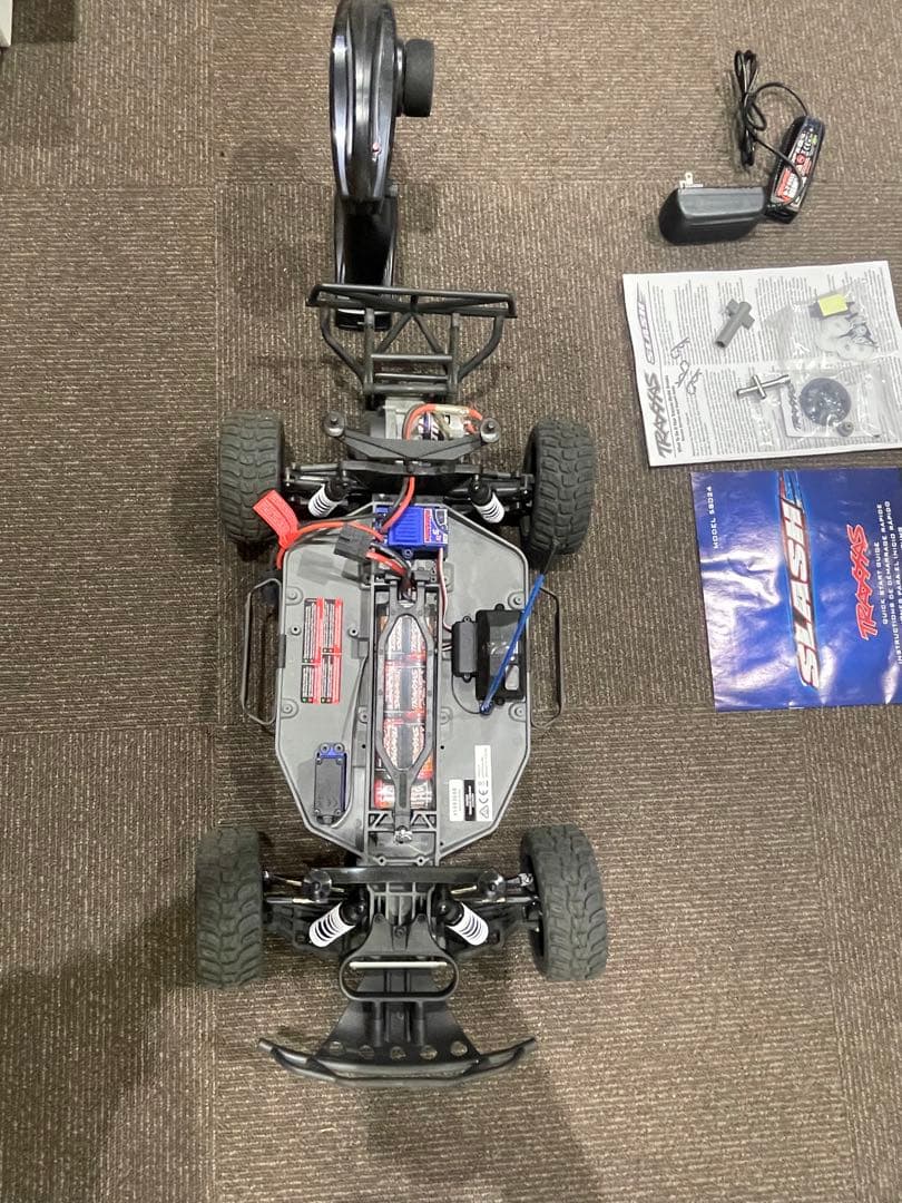 traxxas shlash 送料込みにしたのでお値段上がりました