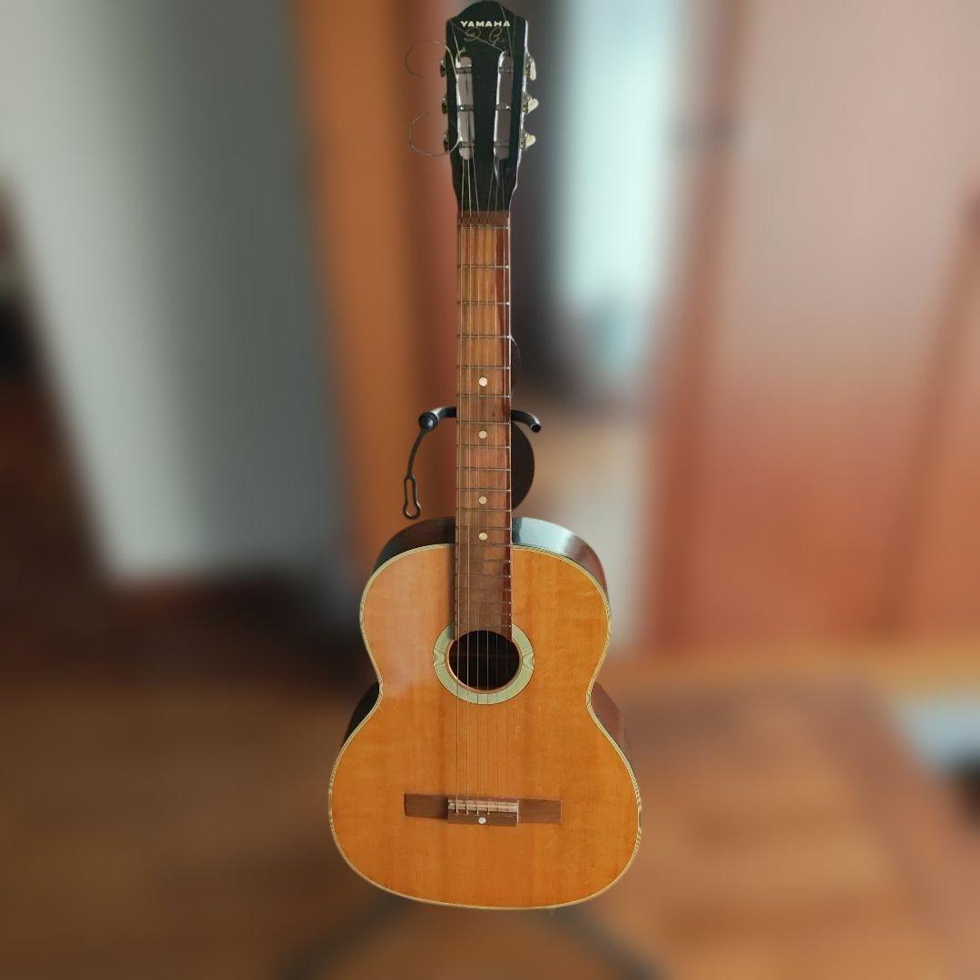 YAMAHA　ダイナミックギター　黒ラベルNo.2　ベアクローが出てます。総単板