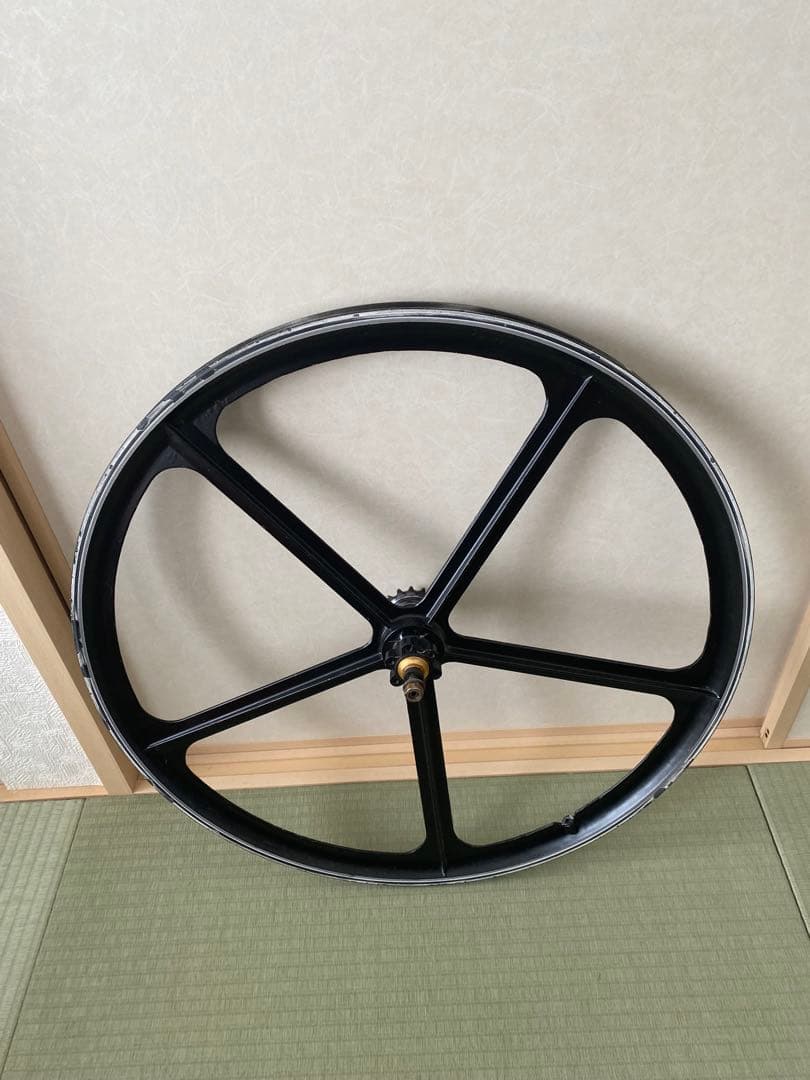 700c バトンホイール リア マグネシウム