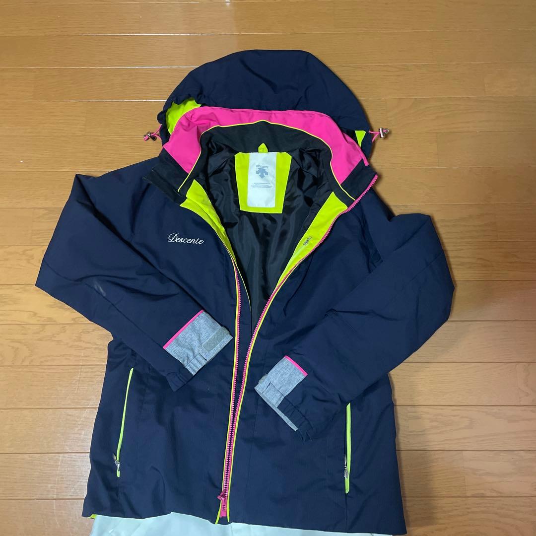 スキーウェア 女性用 ネイビー/ホワイトデサント