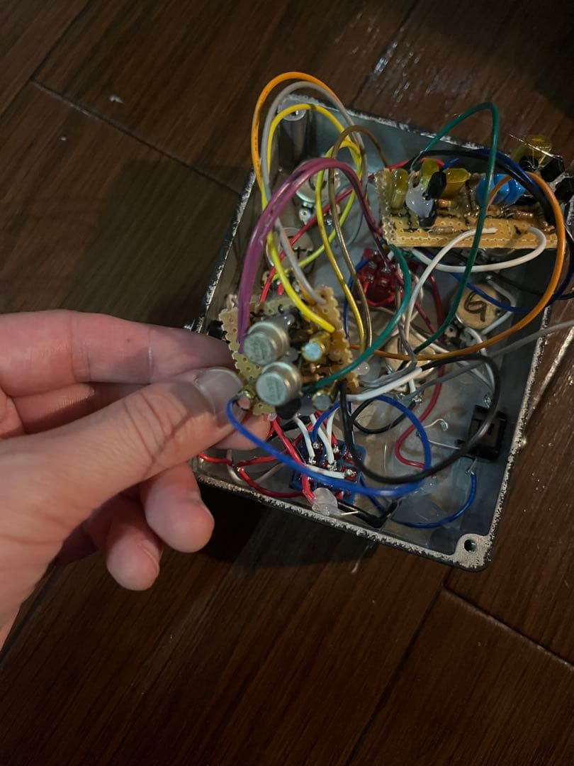 FUZZ FACTORYクローン+トレモロ(試奏動画有り)