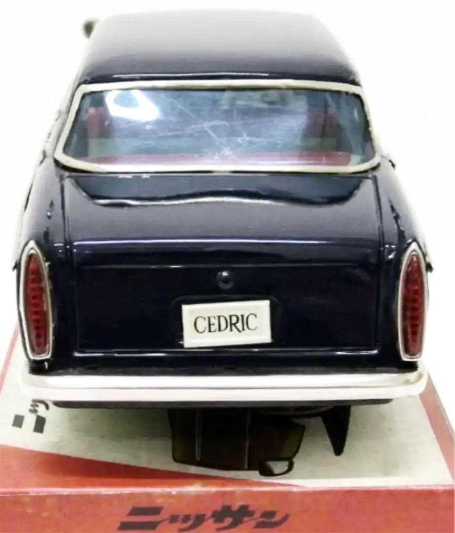 ブリキ　ニッサン　セドリック　日産　昭和レトロ