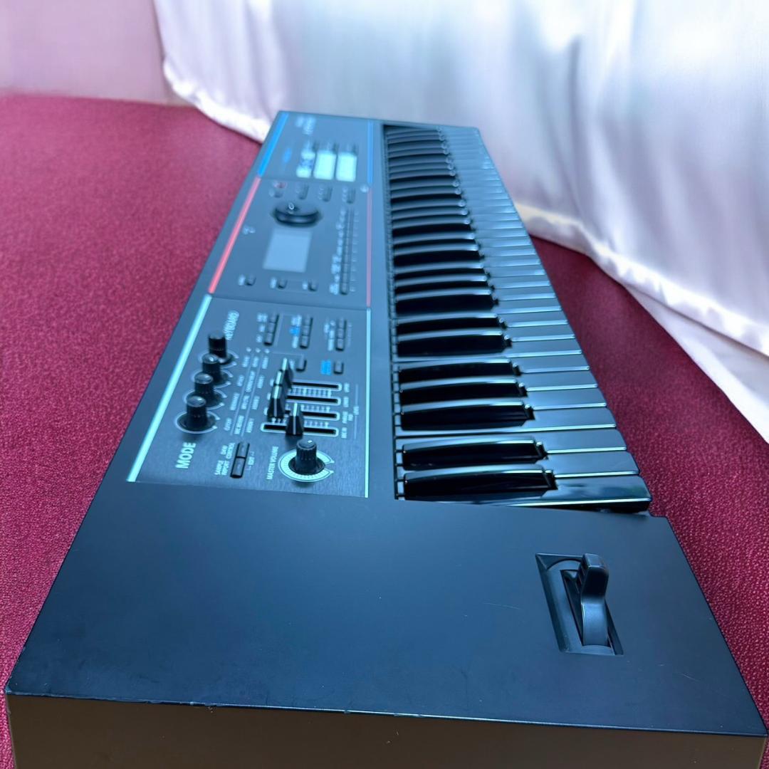 美品 希少限定カラー ローランド JUNO-DS61B 61鍵盤 シンセサイザー