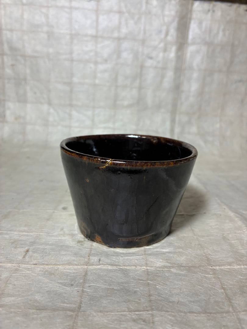 漆黒釉の古い蕎麦猪口