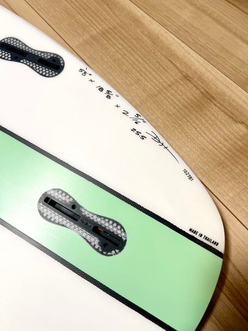 【極美品】 DHD UTOPIA 5.8 EPS サーフボード　ミントグリーン