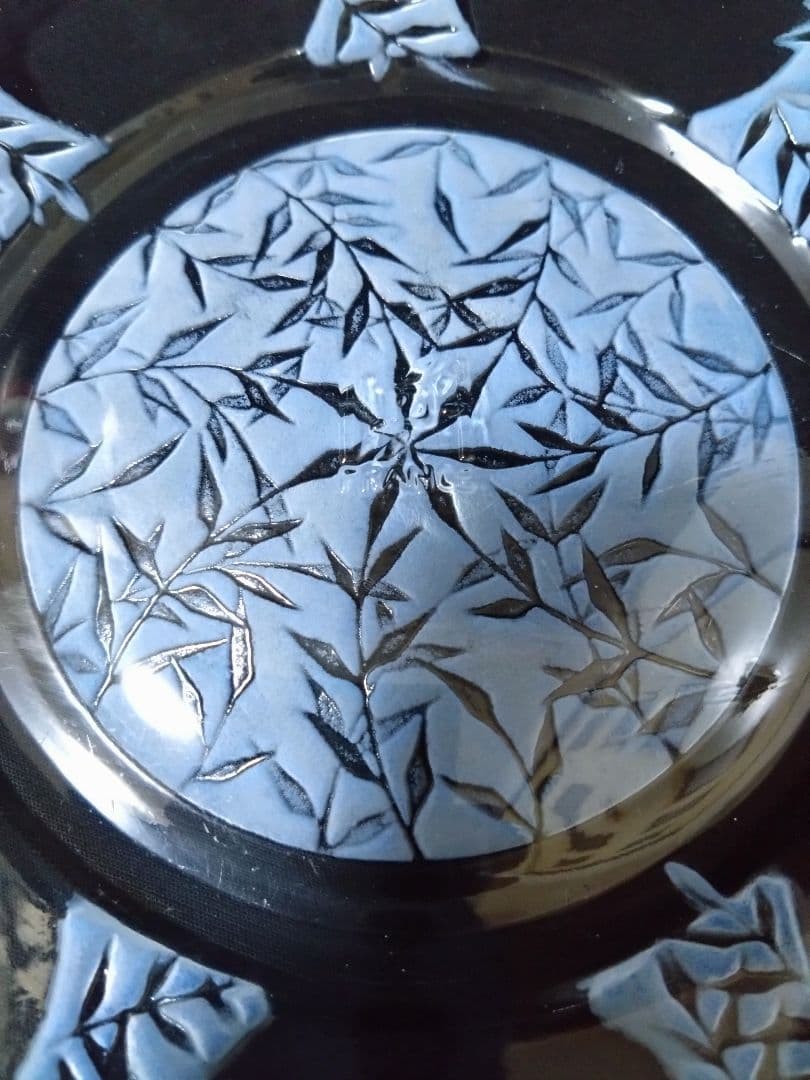 ルネ　ラリック　R LALIQUE 雛菊文　パチネ彩色　飾り皿　美品