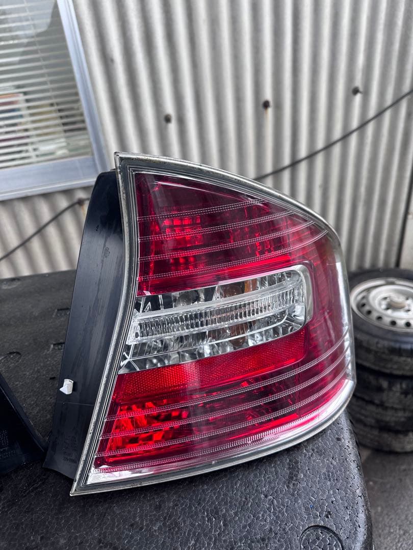スバル　レガシィ　テールランプ　右左セット　一台分