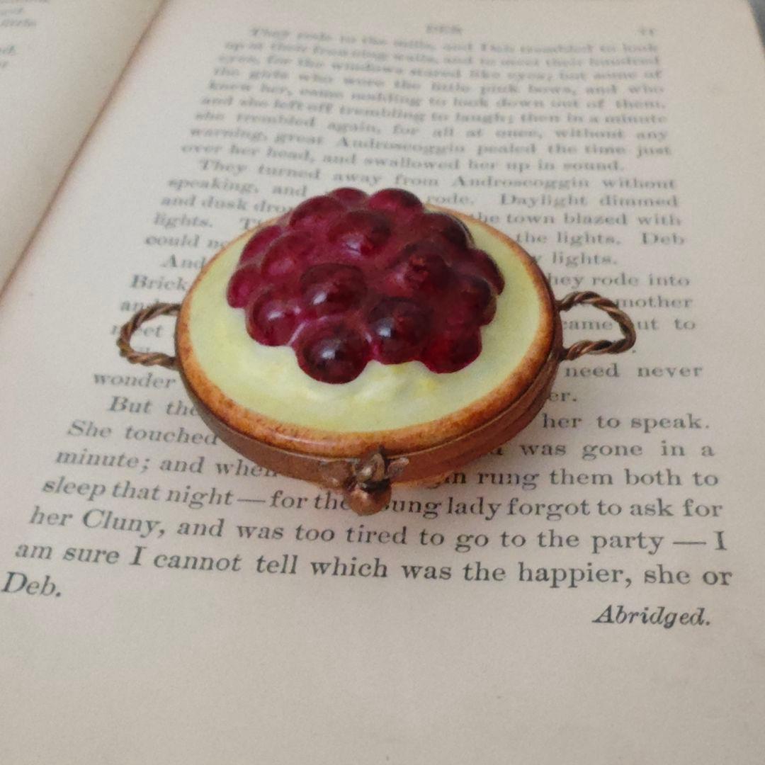 リモージュボックス　ベリータルト　フランス製　陶器　小物入れ　ミニチュア