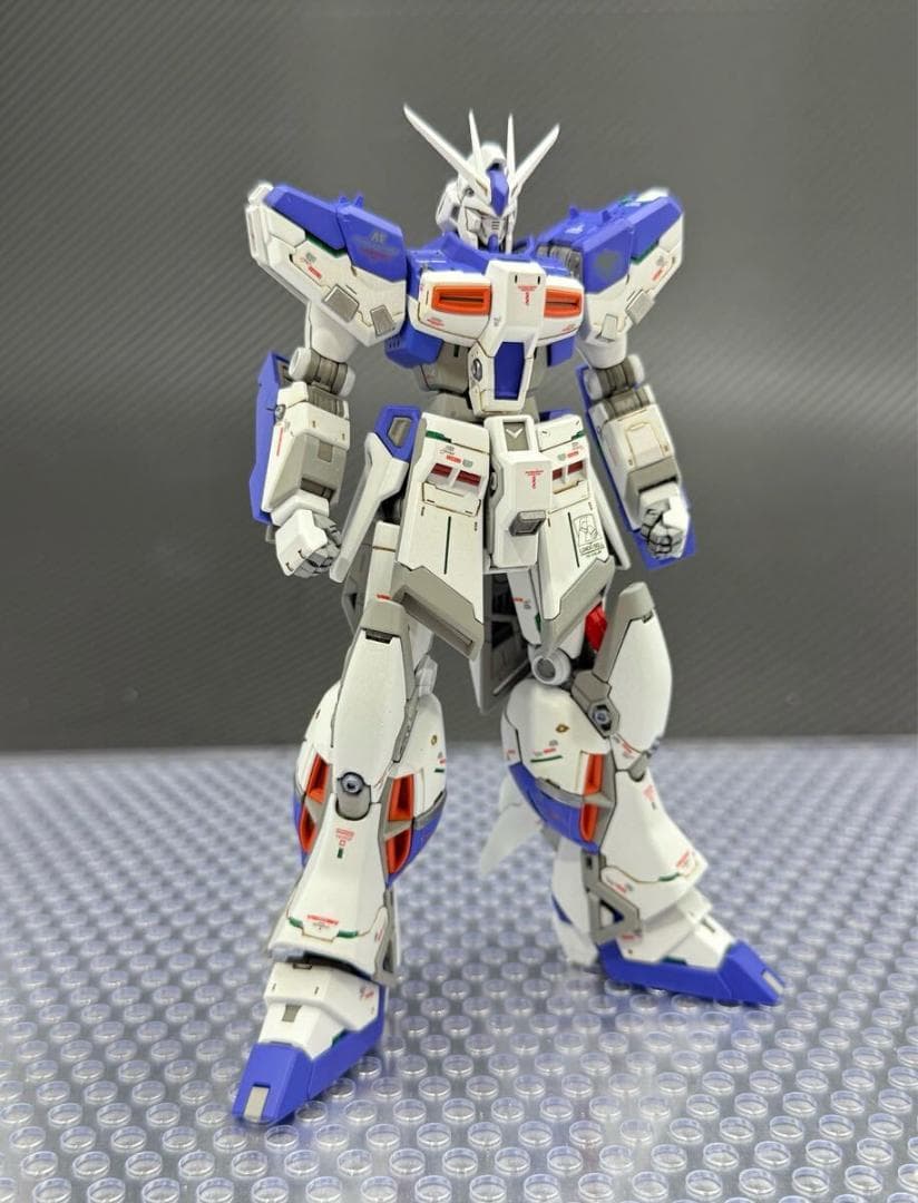 RG Hi-νガンダム改修塗装済み完成品（ガンプラ）
